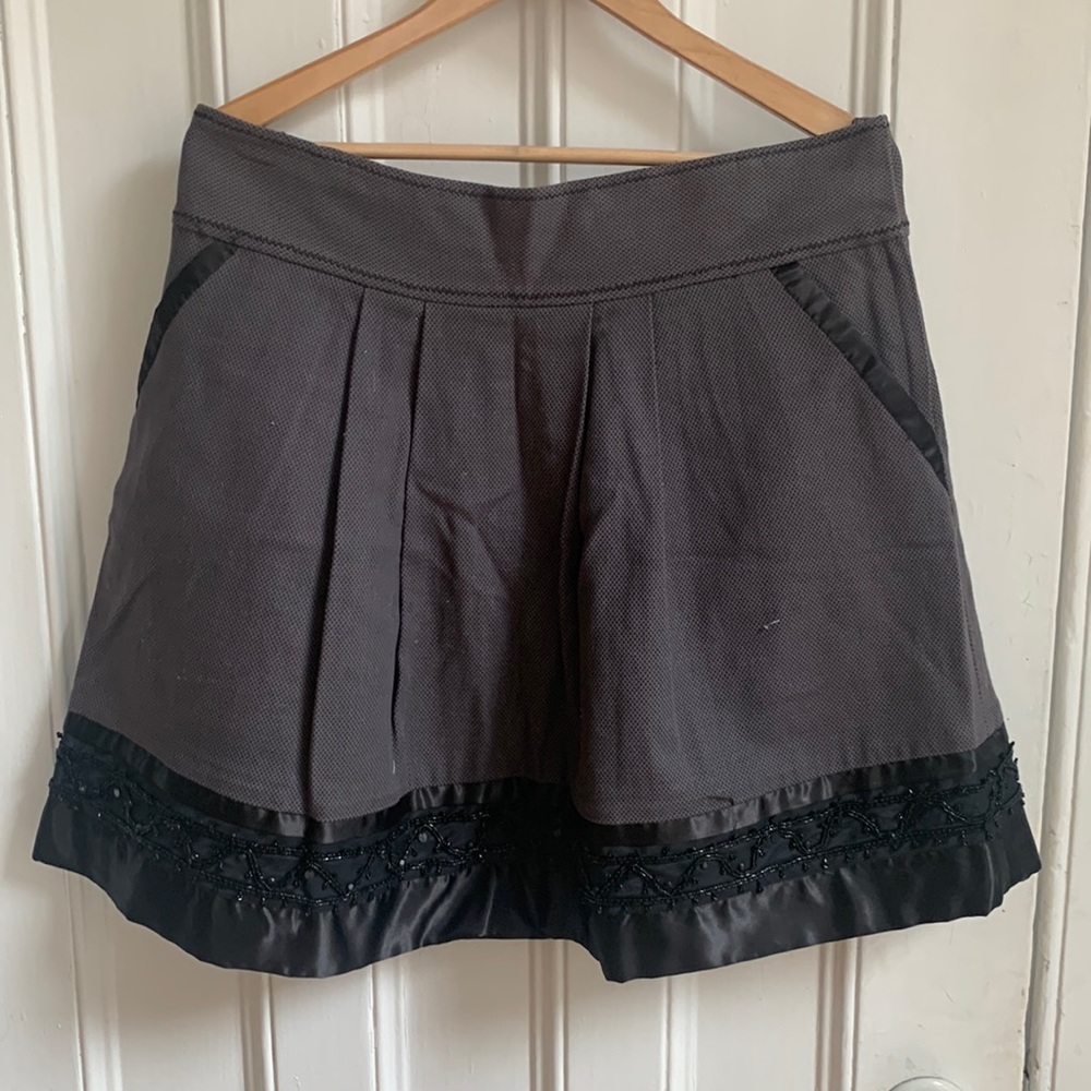 Marc Jacobs grey pleated skirt with pretty trim